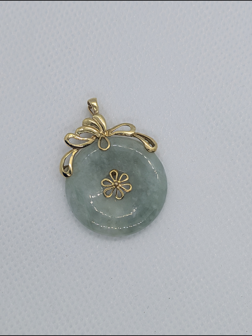 Vintage 14k Gold  Green Jade Donut Pendant - Elegant Floral Accent